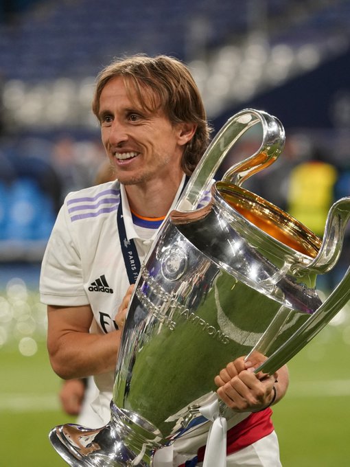 勒布朗-詹姆斯遭遇生涯最惨烈一战 赛后拒绝采访引热议